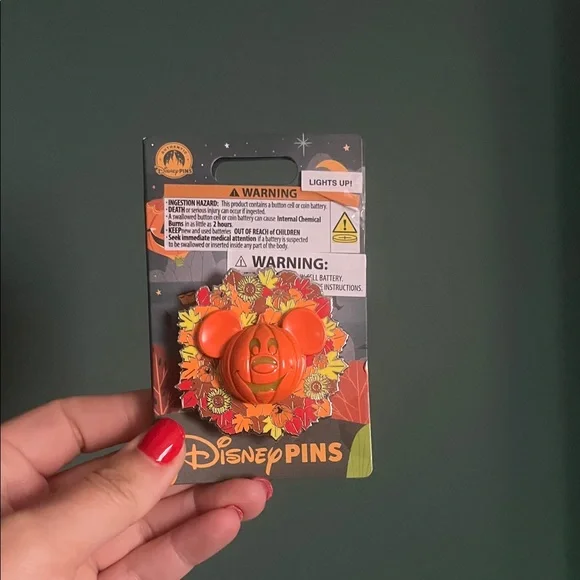 Disney Mickey Pumpkin Pin NWT - Picture 1 of 1
